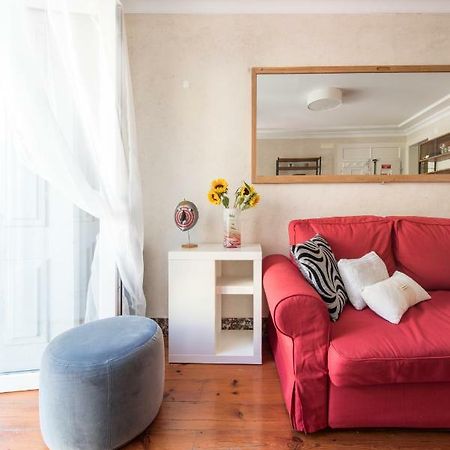 Cozy Apartment In Historic Center Lisbon Bagian luar foto