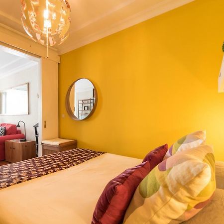Cozy Apartment In Historic Center Lisbon Bagian luar foto