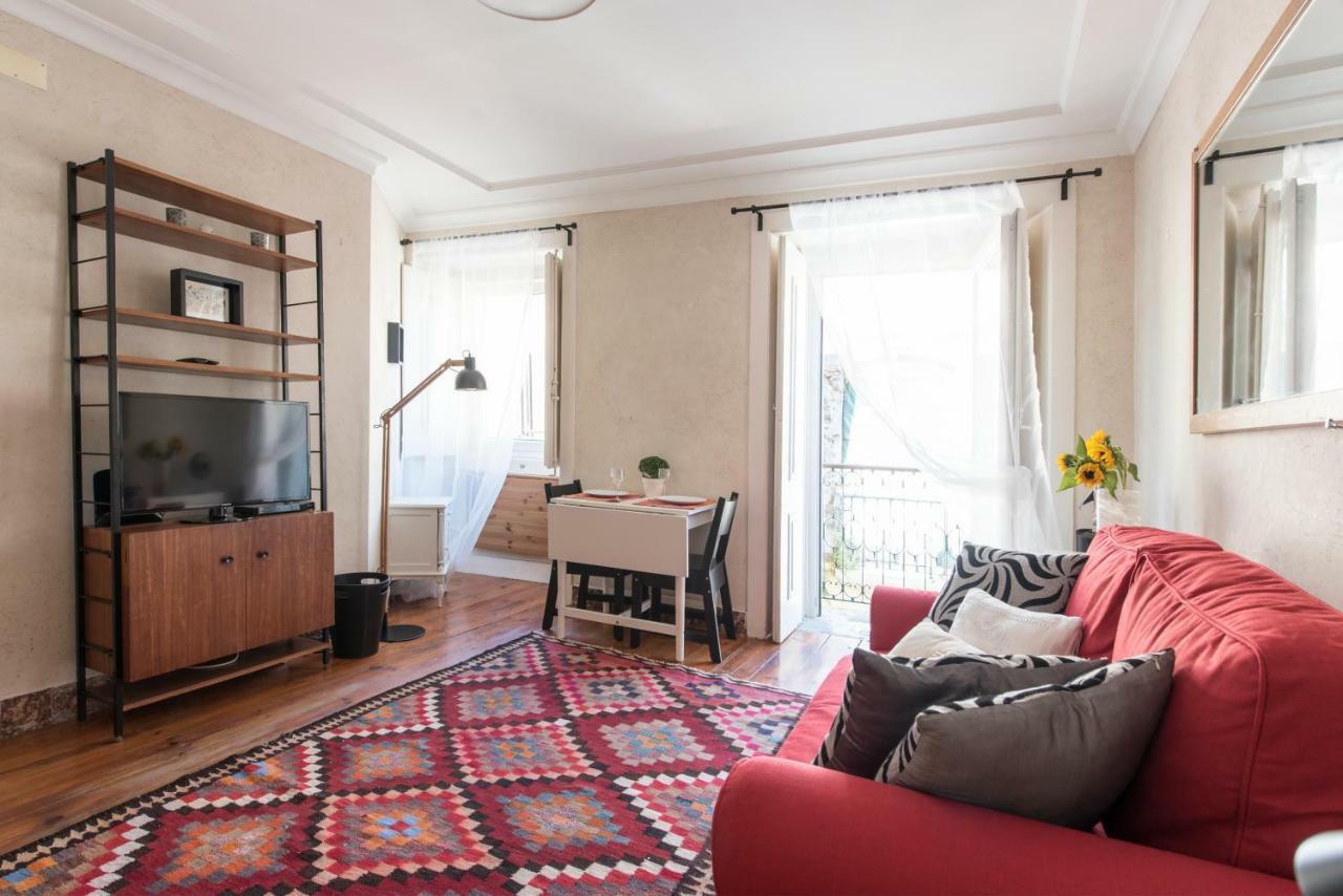 Cozy Apartment In Historic Center Lisbon Bagian luar foto