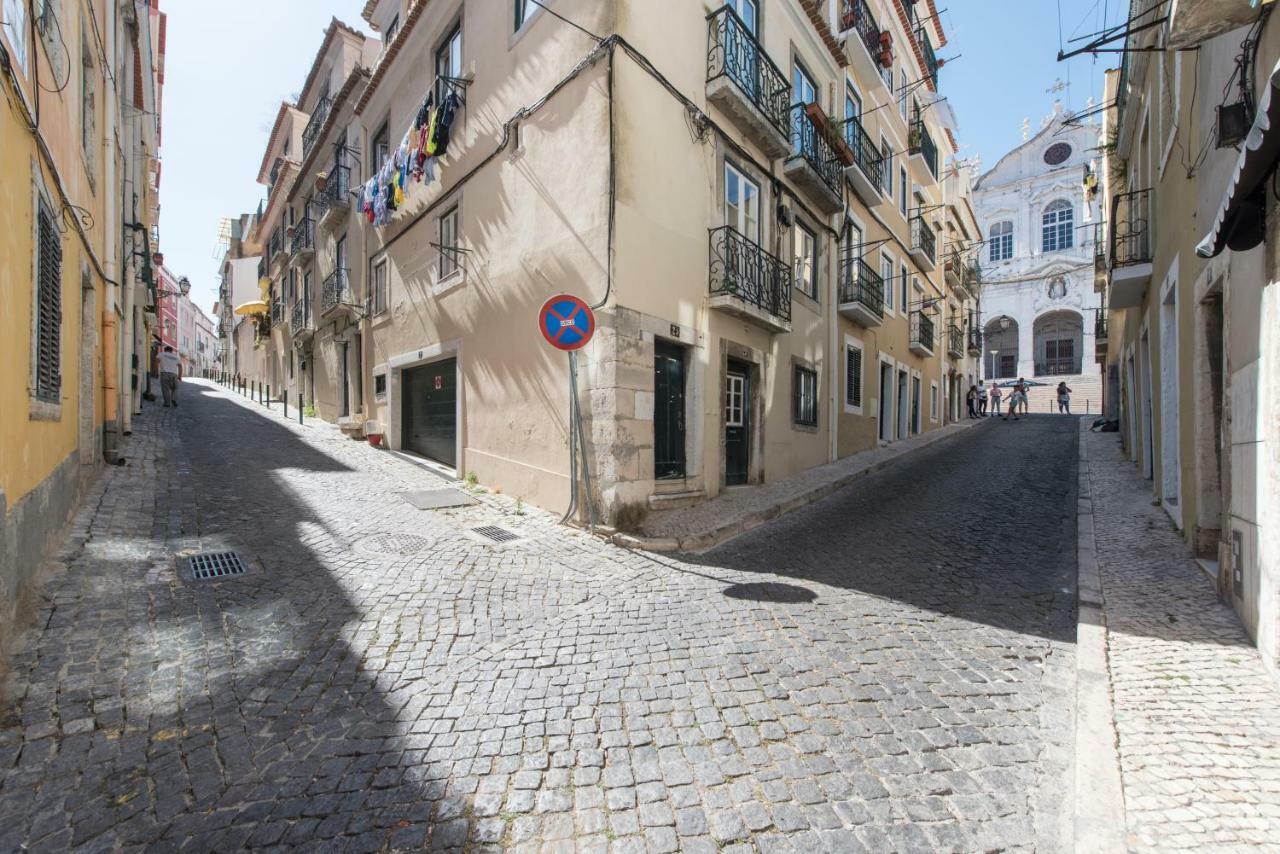 Cozy Apartment In Historic Center Lisbon Bagian luar foto