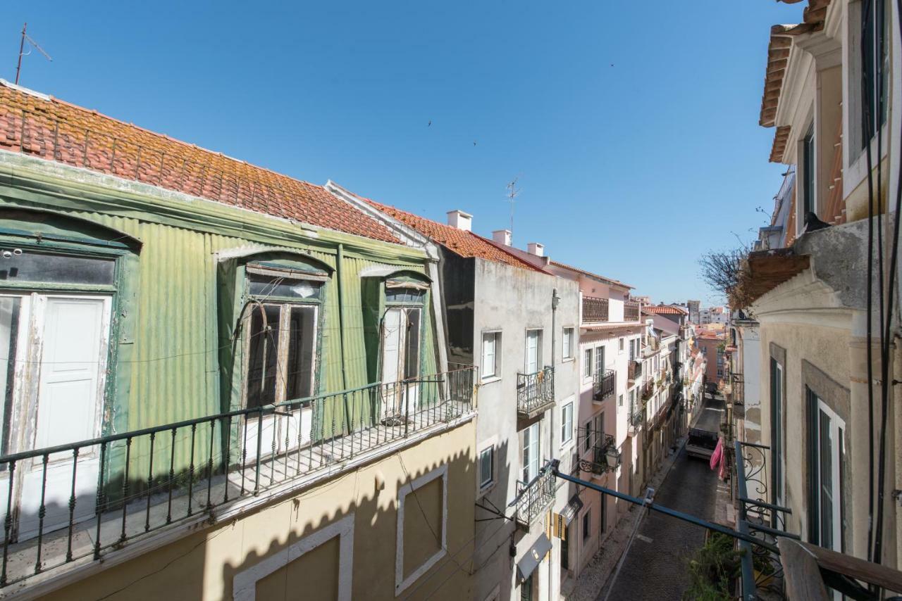Cozy Apartment In Historic Center Lisbon Bagian luar foto