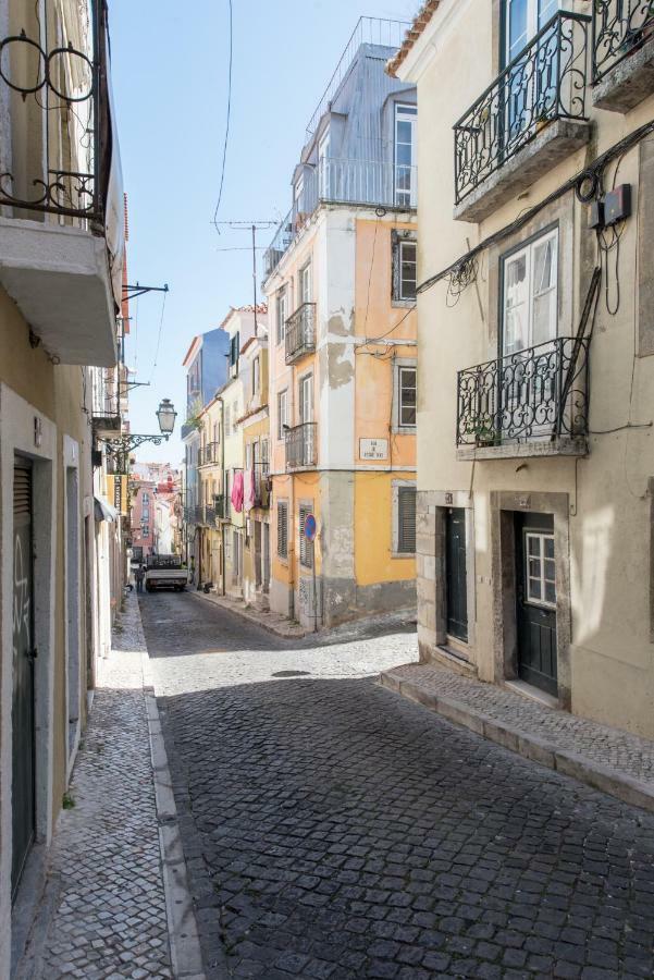 Cozy Apartment In Historic Center Lisbon Bagian luar foto