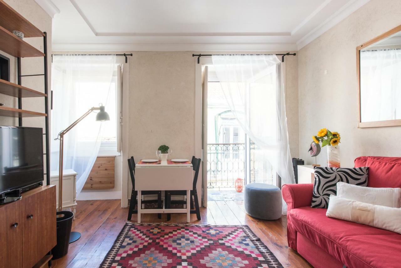 Cozy Apartment In Historic Center Lisbon Bagian luar foto